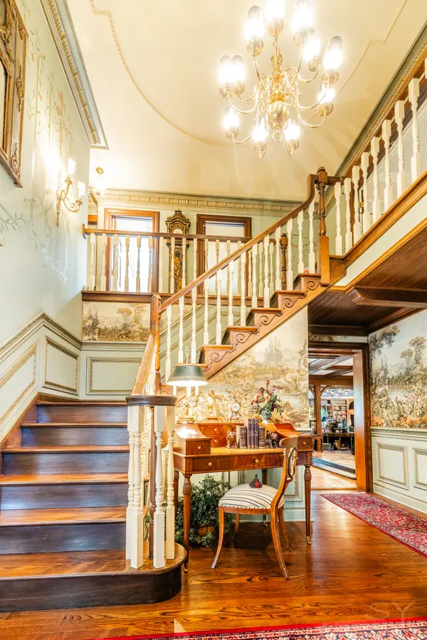 27W161 Mack Rd, Wheaton, IL 60189