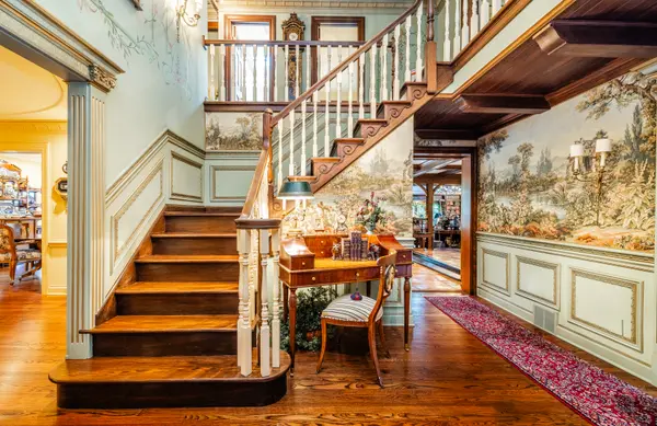 27W161 Mack Rd, Wheaton, IL 60189
