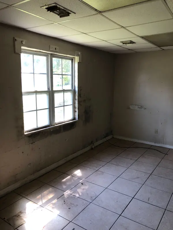 709 Escambia Ave, Cantonment, FL 32533