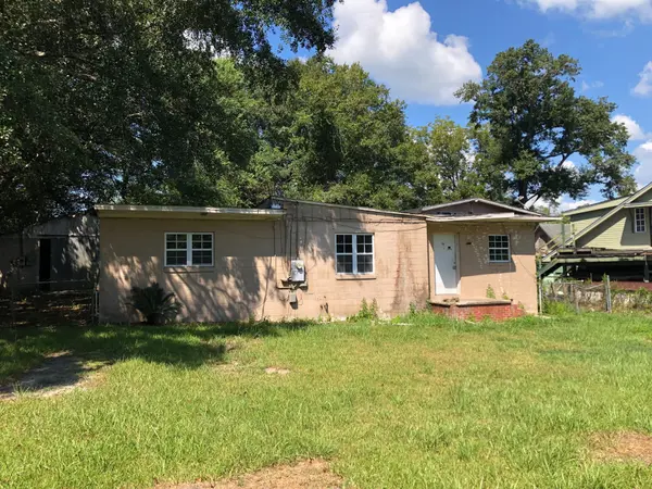 709 Escambia Ave, Cantonment, FL 32533