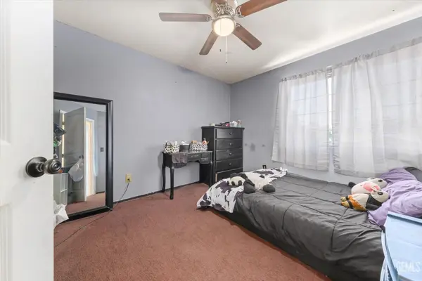 9405 Salinger St, Bakersfield, CA 93311
