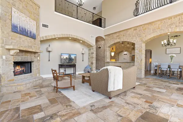 26 Water Front Ave, Lakeway, TX 78734