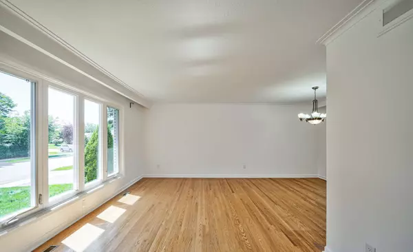 Burlington, ON L7L 1X8,4395 Longmoor Dr