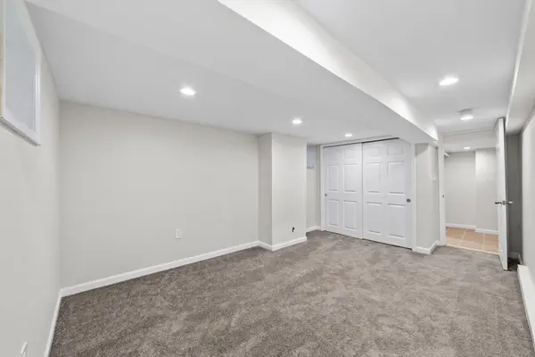 Becker Ter, Irvington, NJ 07111-1310