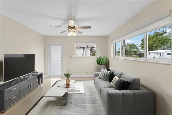 2321 N 61st Ave, Hollywood, FL 33024