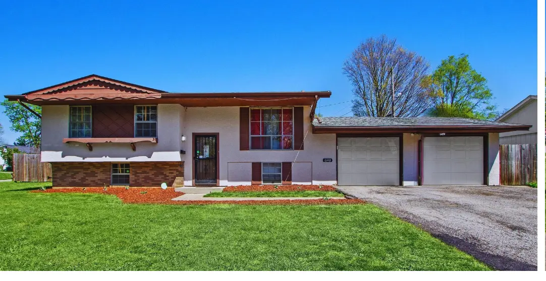 Whitby Sq W, Columbus, OH 43229-1971