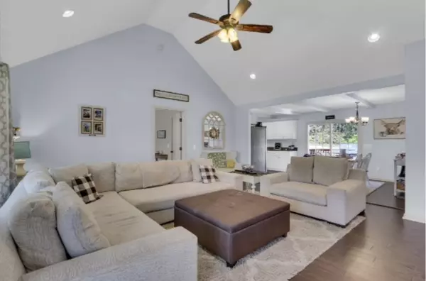 Mathew Dr, Lewisburg, TN 37091-2196