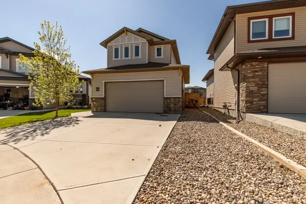 543 Firelight Pl W, Lethbridge, AB T1J 0B8