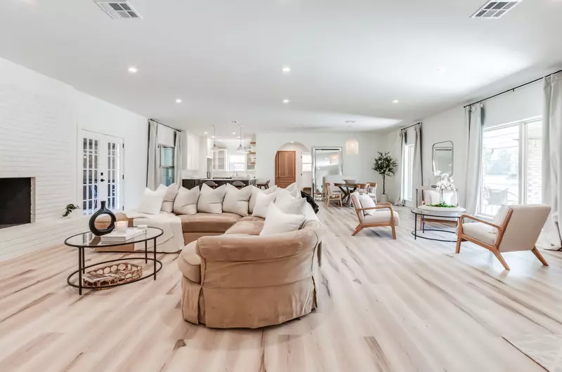 Oklahoma City, OK 73120-5701,Leaning Elm Rd