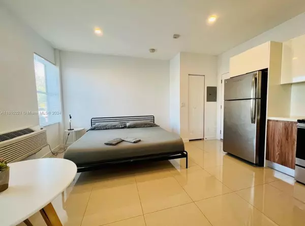 Miami Beach, FL 33141-2902,Marseille Dr