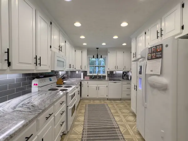 2052 Rainbow Dr SW, Snellville, GA 30039-2847