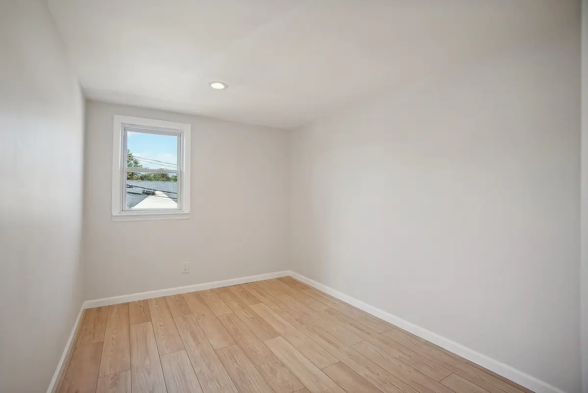 977 Braun Ter, Union, NJ 07083-6433