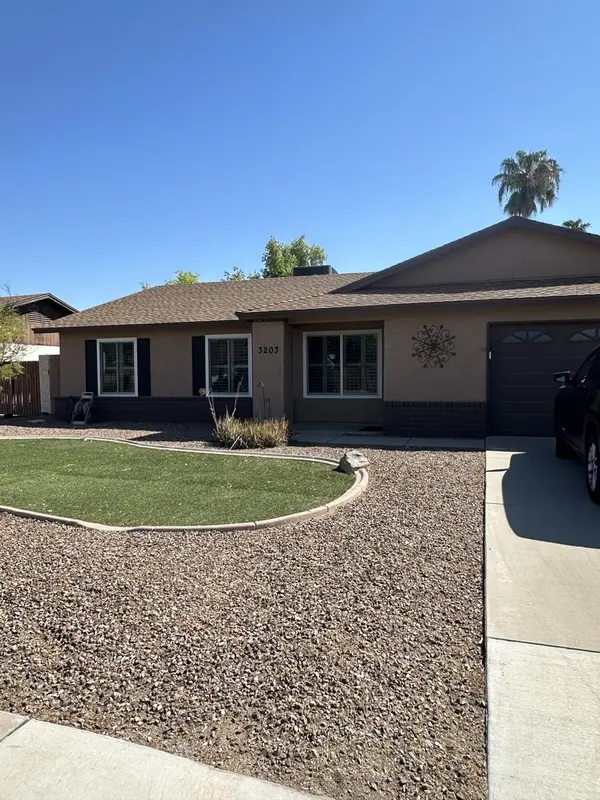 3203 N Sycamore Pl, Chandler, AZ 85224-1389