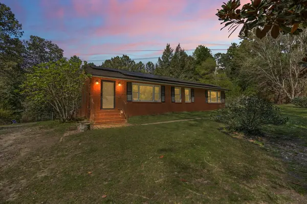 806 Sunset Dr, Carthage, NC 28327-9686