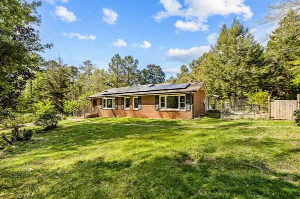 806 Sunset Dr, Carthage, NC 28327-9686