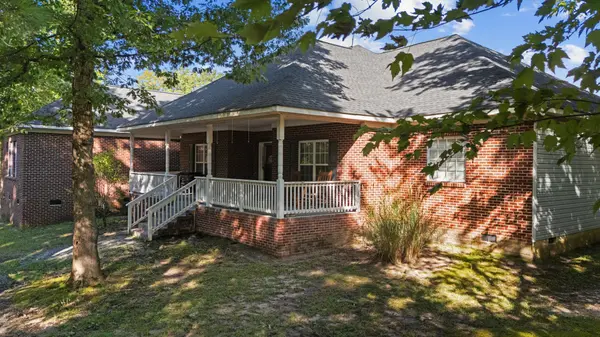 390 Winding Creek Dr, Carthage, NC 28327-8734