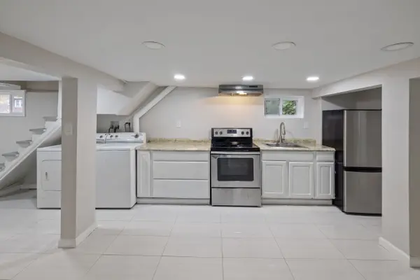 1095 Lambert Rd, Teaneck, NJ 07666-2721