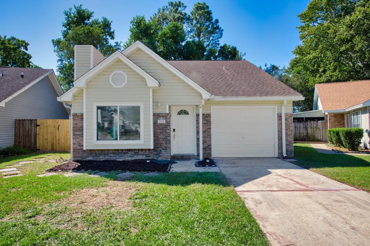 1918 Squirrel Path, Fort Walton Beach, FL 32547