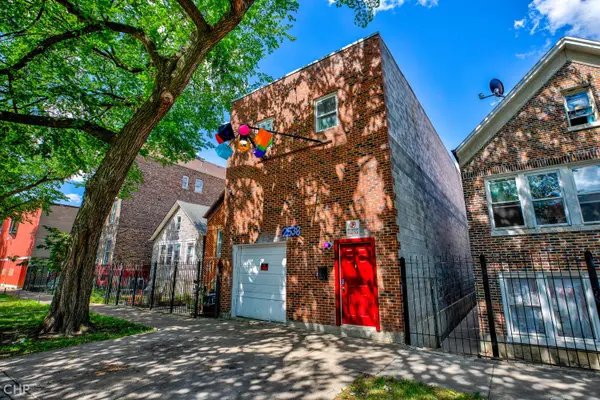 2538 S Troy St, Chicago, IL 60623-4136