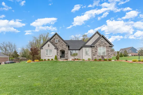 6582 Trailwoods Dr, Loveland, OH 45140-8308