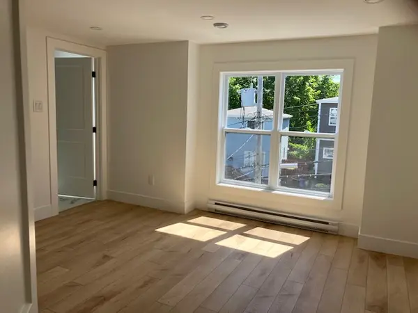66 Leslie St, St John's, NL A1E 2V8