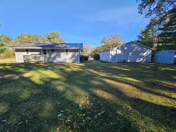 601 W Pine Rd, Muscoda, WI 53573-9225