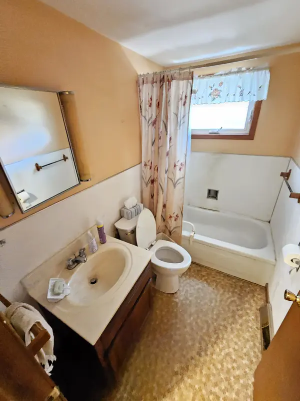 601 W Pine Rd, Muscoda, WI 53573-9225