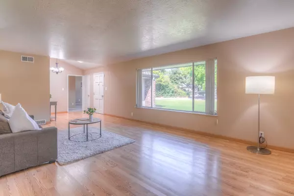 Carmichael, CA 95608-1245,5400 Valhalla Dr