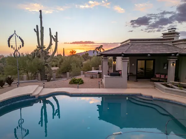 9445 E Quail Trl, Carefree, 85377