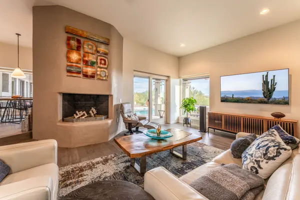 9445 E Quail Trl, Carefree, 85377