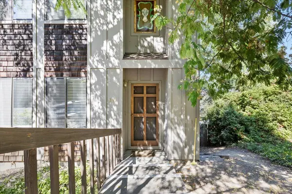 349 Ravenwood Place Ashland, Or 97520,