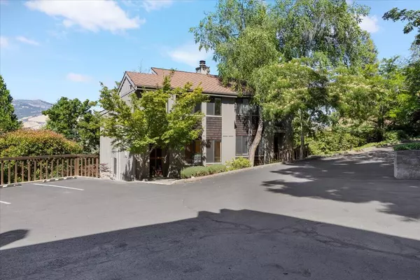 Or 97520,,349 Ravenwood Place Ashland