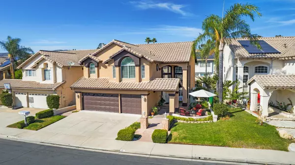 17 Calabria Ln, Foothill Ranch, CA 92610-1902