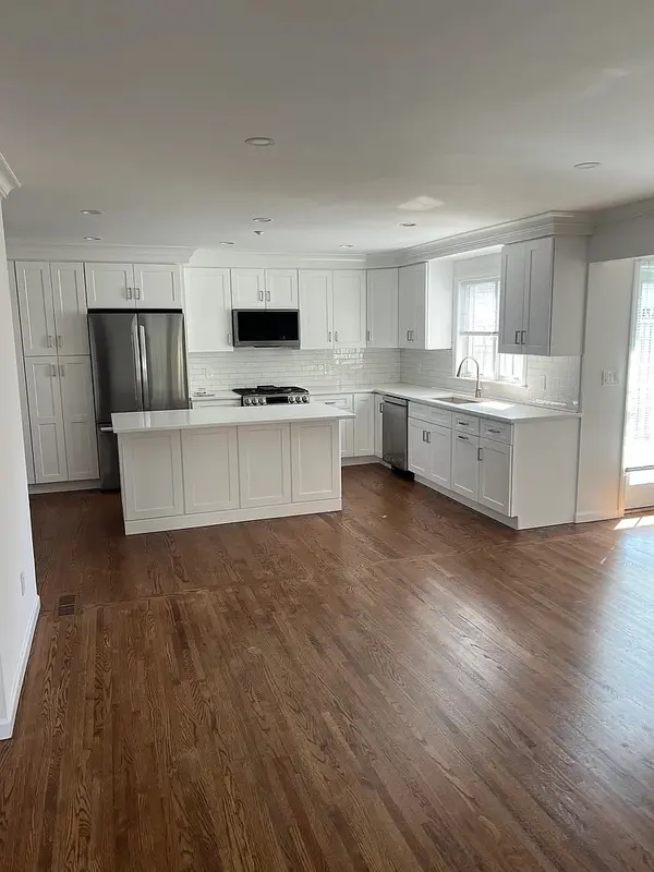 127 Temple St, Harrison, NY 10528-2621