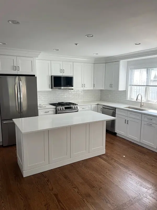 127 Temple St, Harrison, NY 10528-2621