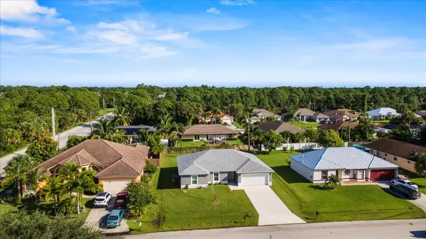 1589 SW Dycus Ave, Port St Lucie, FL 34953-5252