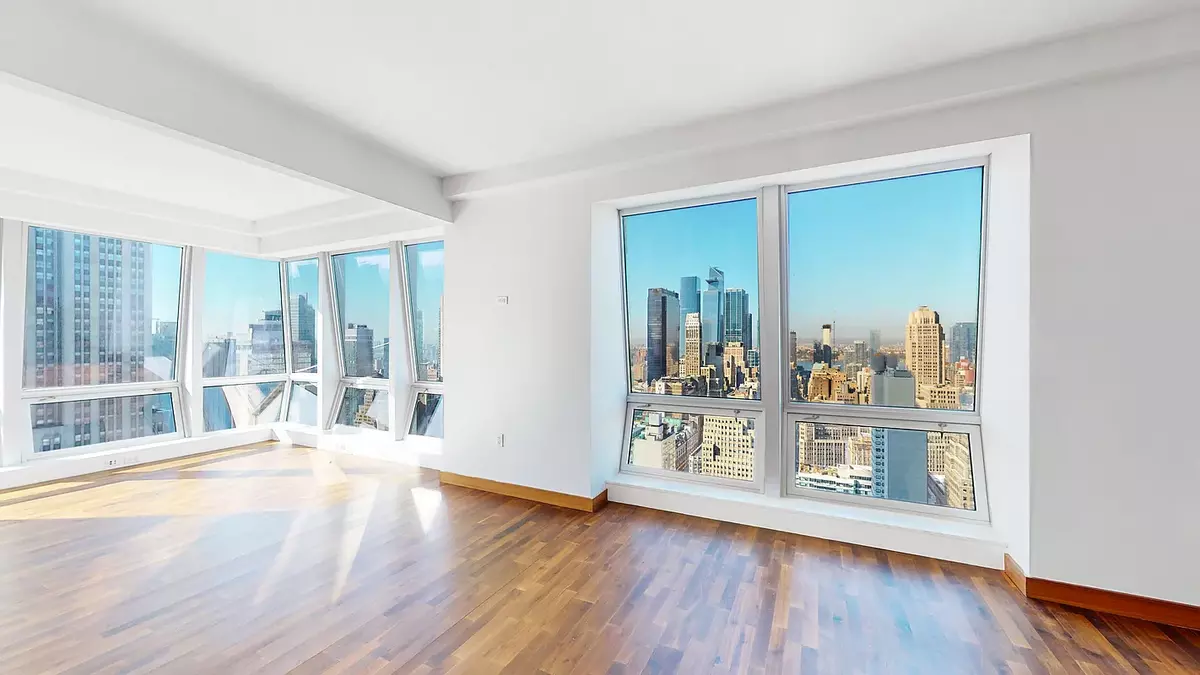 New York, NY 10018,400 5th Avenue #45G