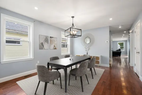 25 Hanna St, Quincy, MA 02169-5814