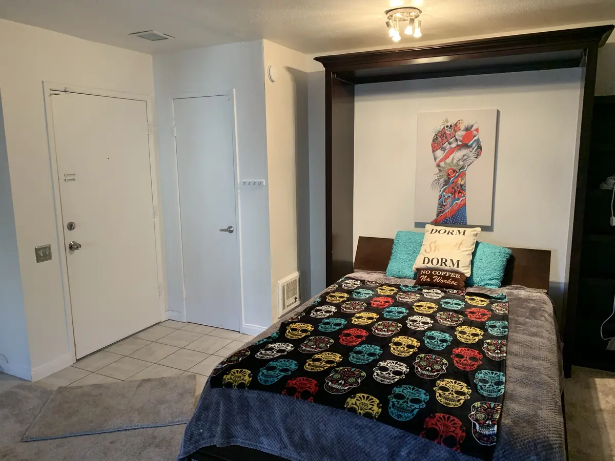 1375 Caminito Gabaldon #H, San Diego, CA 92108-1437
