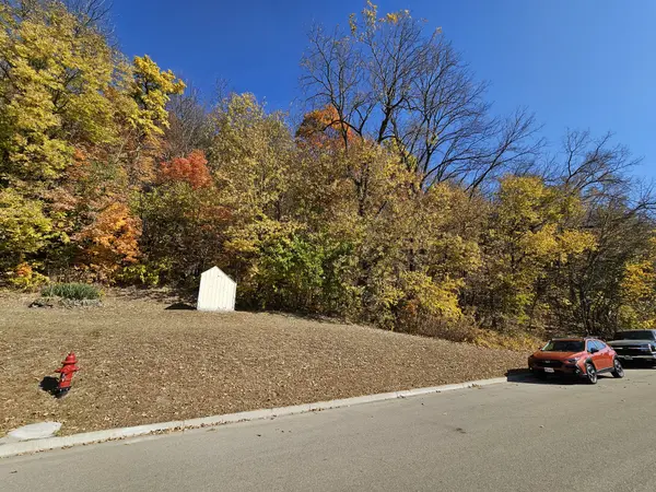 409 E Bluff St, Cassville, WI 53806-7108