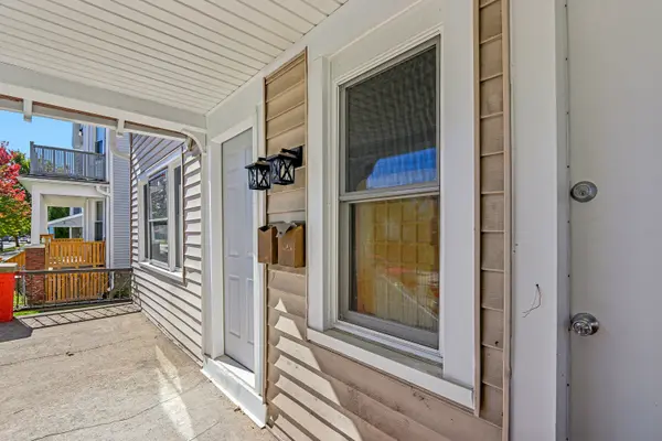 2545 N 21st St, Milwaukee, WI 53206-1504