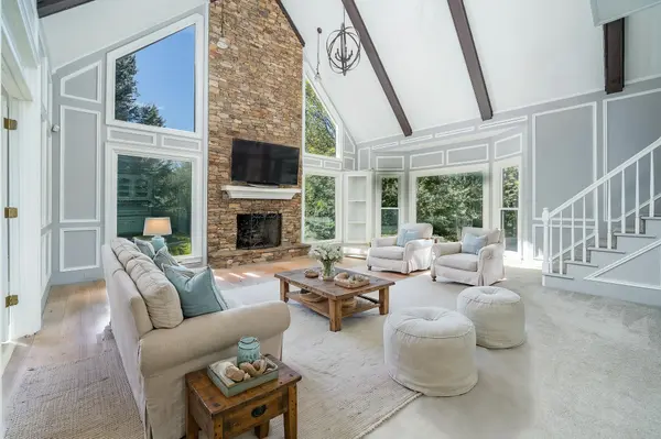402 W Country Dr, Duluth, GA 30097-5907