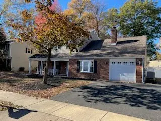 711 Fairbridge Dr, Fairless Hills, PA 19030-3502