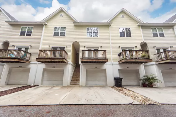 949 E Estates Blvd #304, Charleston, SC 29414-5666