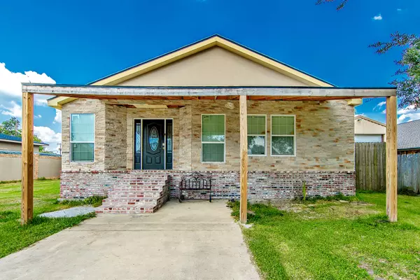1753 Acadian Dr, Houma, LA 70363-6881