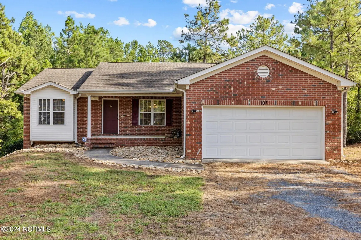 107 Lewis Ln, Pinebluff, NC 28373-8339