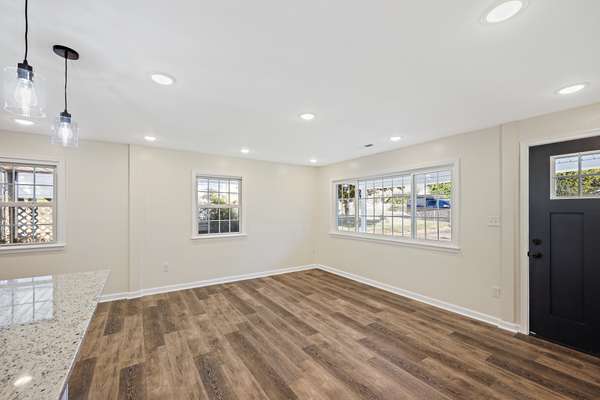 20 Left Aileron St, Middle River, MD 21220-4619