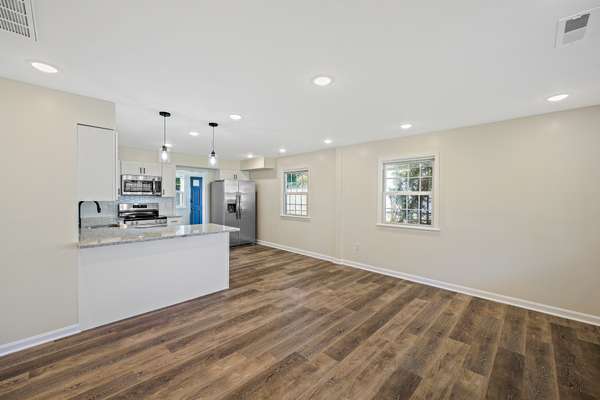 20 Left Aileron St, Middle River, MD 21220-4619