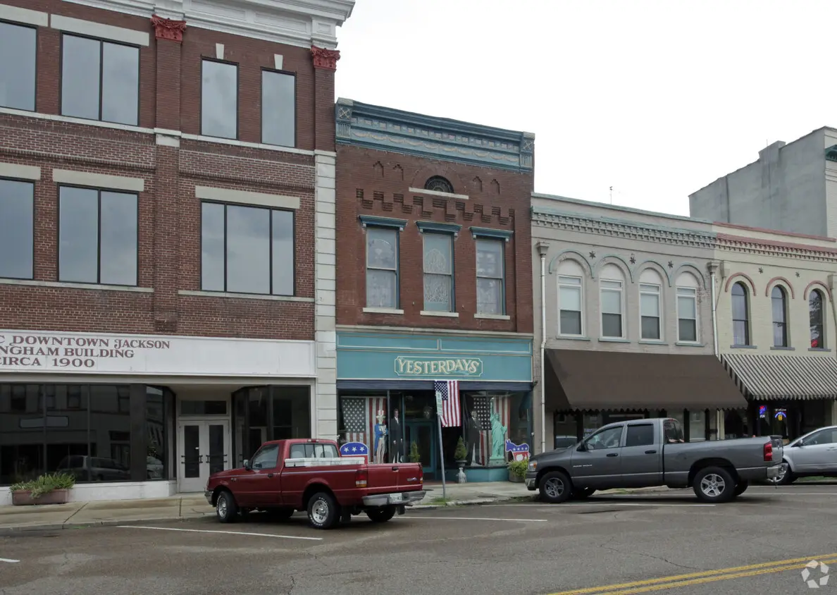 212 N Liberty St, Jackson, TN 38301-6222