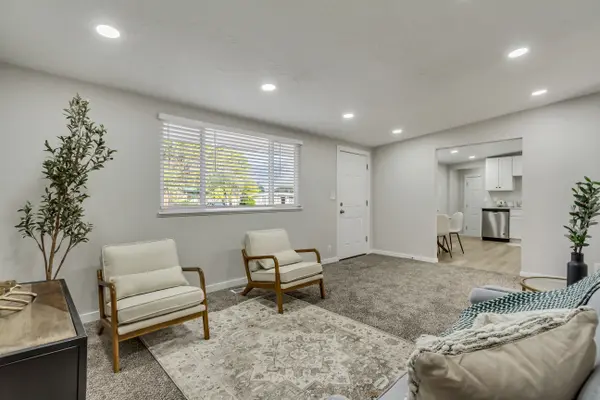 687 E 850 N, Ogden, UT 84404-3755